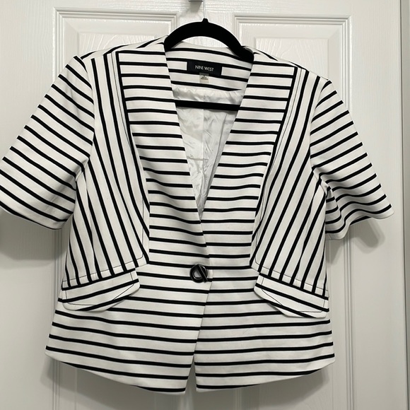 Nine West Jackets & Blazers - Nine West Blazer, size 6, black and white‎ striped, short sleeve, workwear.